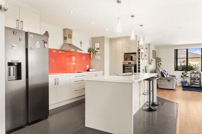 Photo of property in 14 Ripple Grove, Waiuku, 2123