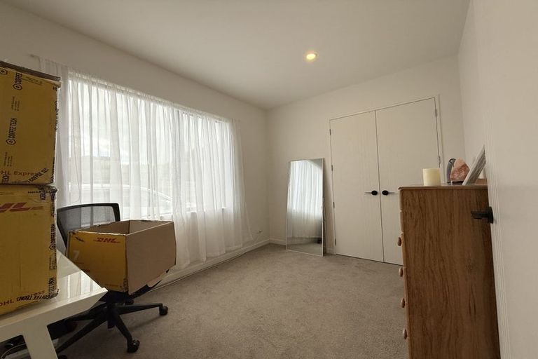 Photo of property in 10 Maraeariki Avenue, Orewa, 0931