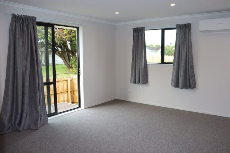 Photo of property in 9 Forbury Place, Mangere, Auckland, 2022