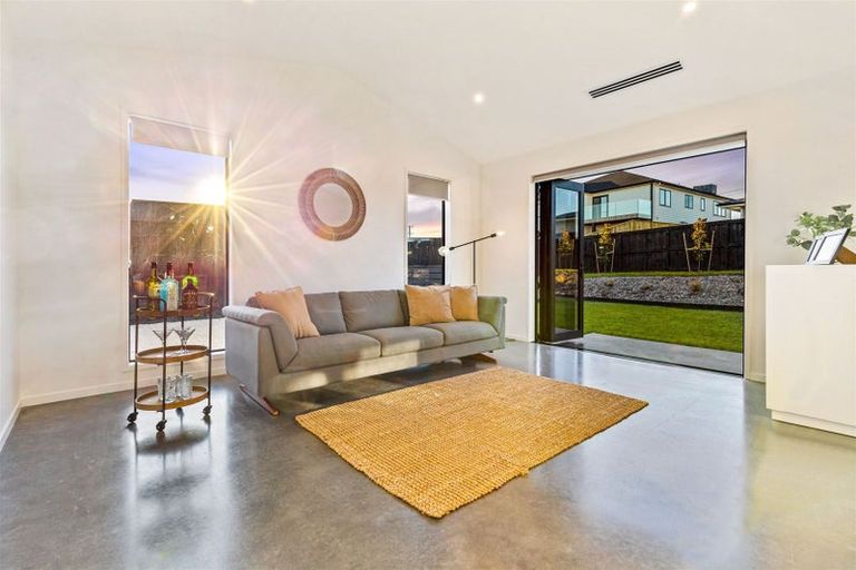 Photo of property in 5 Canoe Lane, Riverhead, 0820