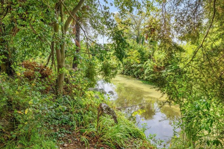 Photo of property in 100 Lake Road, Koutu, Rotorua, 3010