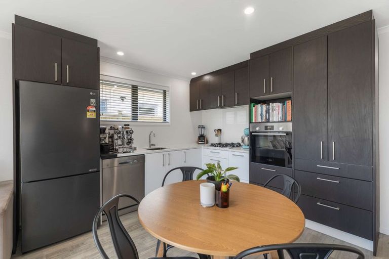 Photo of property in 11 Survila Street, Takanini, 2110