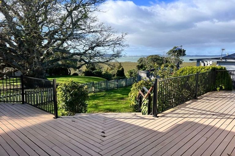 Photo of property in 21 Oakpark Place, West Harbour, Auckland, 0618