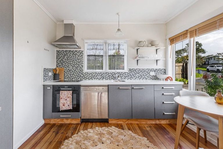 Photo of property in 13a Kinvig Place, Ranui, Auckland, 0612