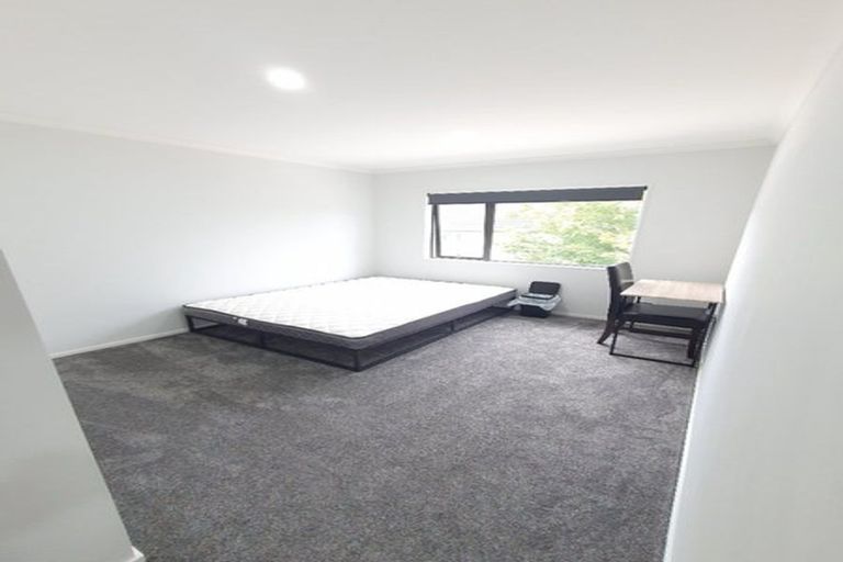 Photo of property in 425d Great South Road, Opaheke, Papakura, 2113