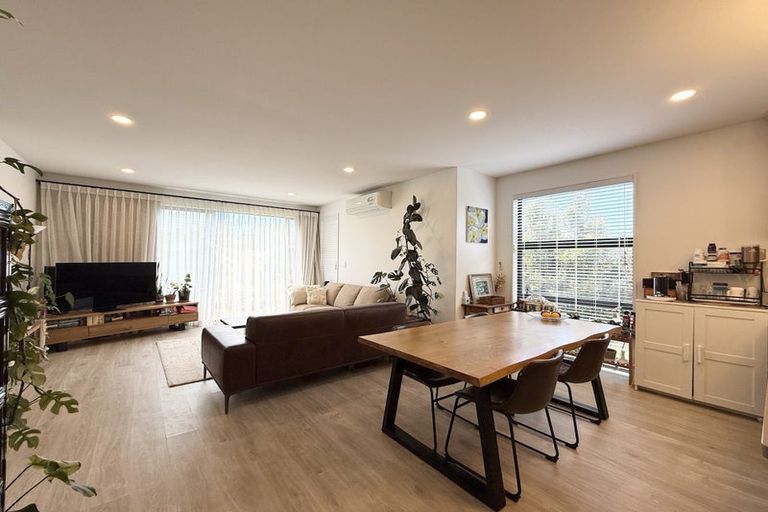 Photo of property in 35 Westgate Drive, Westgate, Auckland, 0614