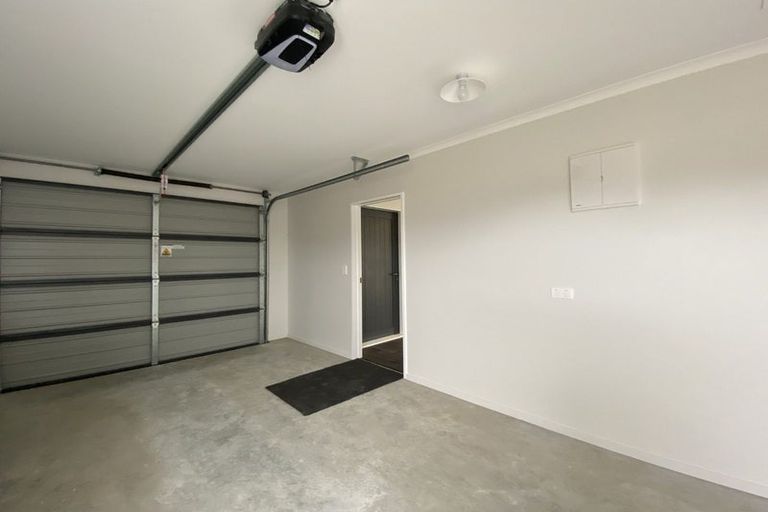 Photo of property in 6 Herridge Street, Woodend, 7691