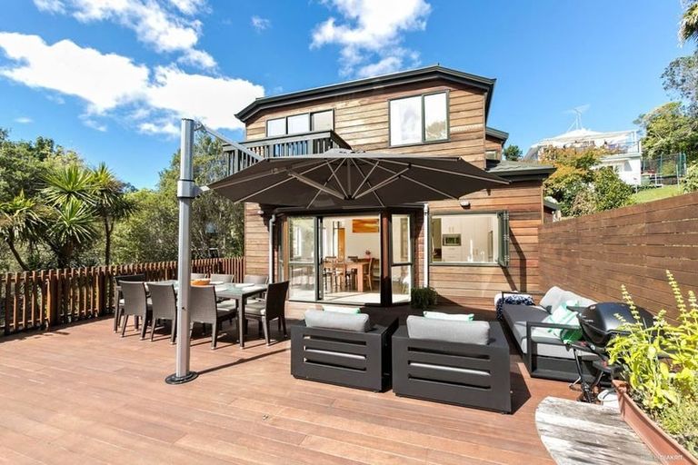 Photo of property in 2/67 Raleigh Road, Northcote, Auckland, 0627