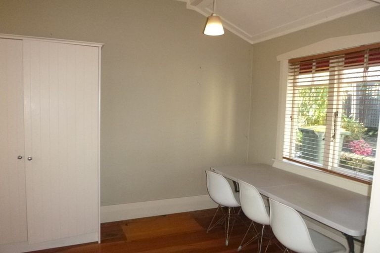 Photo of property in 2 Gow Street, Helensville, 0800