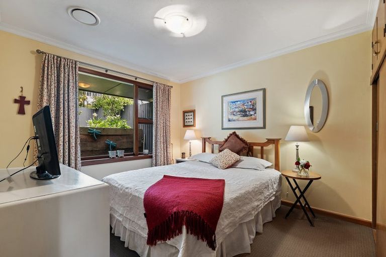 Photo of property in 15 Karitane Drive, Cashmere, Christchurch, 8022