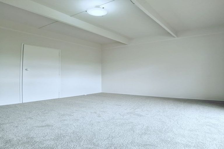 Photo of property in 2/39 Rathgar Road, Henderson, Auckland, 0610