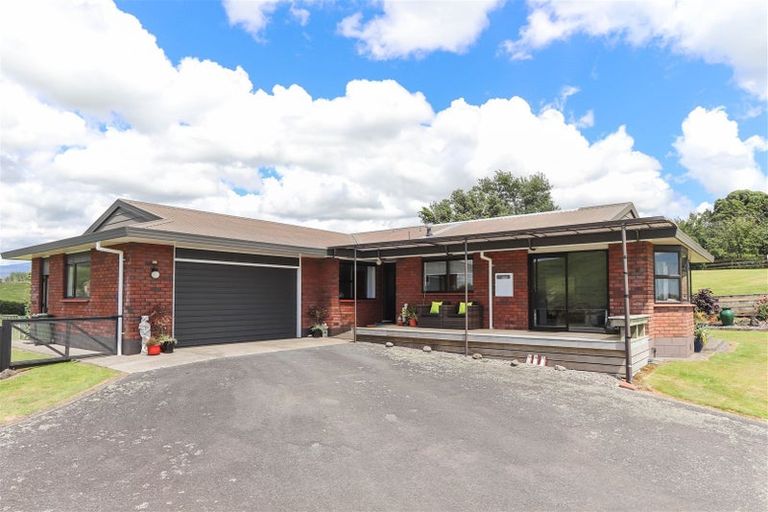 Photo of property in 1091 Upland Road, Egmont Village, Inglewood, 4386