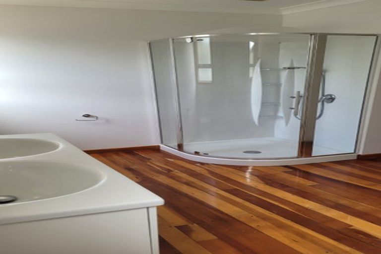 Photo of property in 4 Chorley Grove, Churton Park, Wellington, 6037