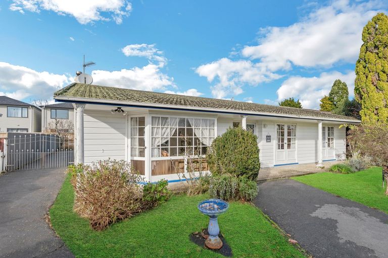 Photo of property in 42 Manse Road, Pahurehure, Papakura, 2113