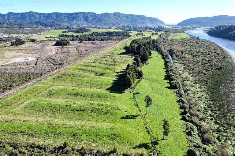 Photo of property in 200 Golf Links Road, Kaiata, Greymouth, 7805