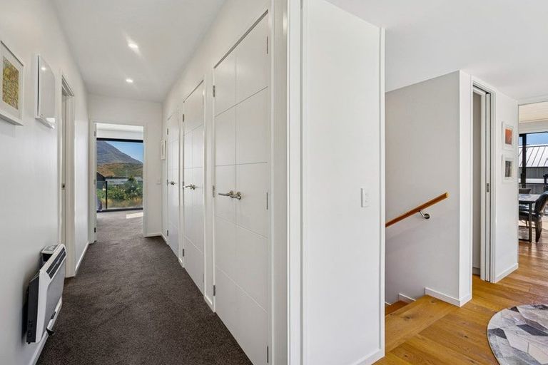 Photo of property in 19 Hackett Road, Jacks Point, Queenstown, 9371