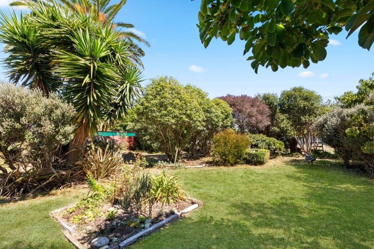 Photo of property in 13 Beach Street, Tangimoana, 4822