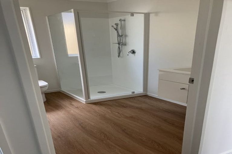 Photo of property in 15 Lysander Crescent, Beach Haven, Auckland, 0626