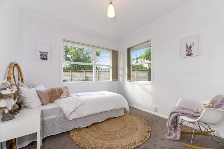 Photo of property in 42 Hereford Street, Te Atatu Peninsula, Auckland, 0610