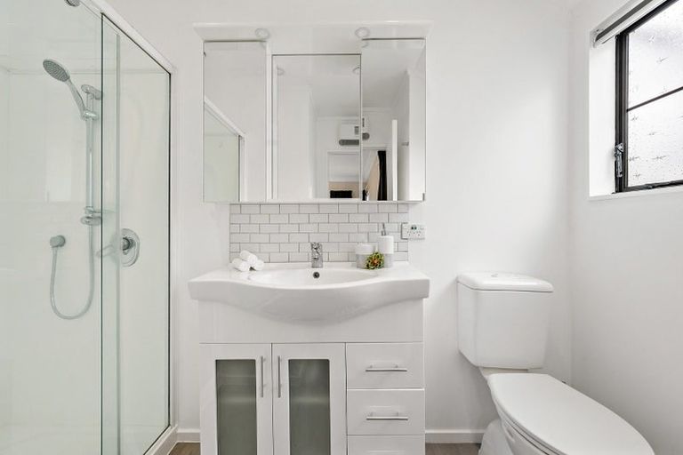 Photo of property in 25 Satara Crescent, Khandallah, Wellington, 6035