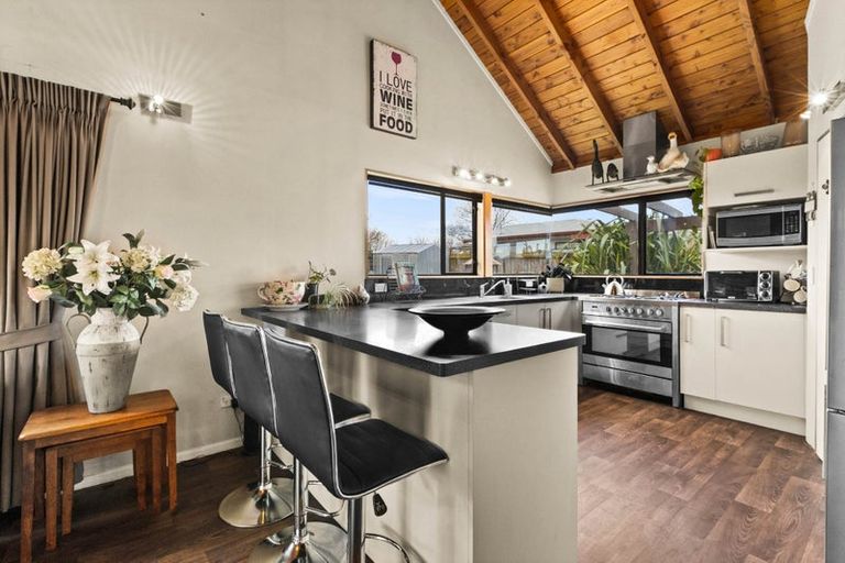 Photo of property in 16 Cormack Place, Greenmeadows, Napier, 4112