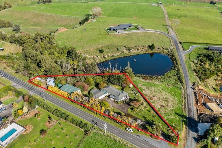 Photo of property in 218 Henwood Road, Paraite, New Plymouth, 4372