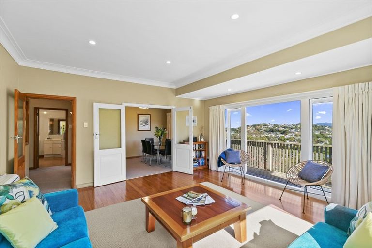 Photo of property in 9 Shortland Street, Khandallah, Wellington, 6035