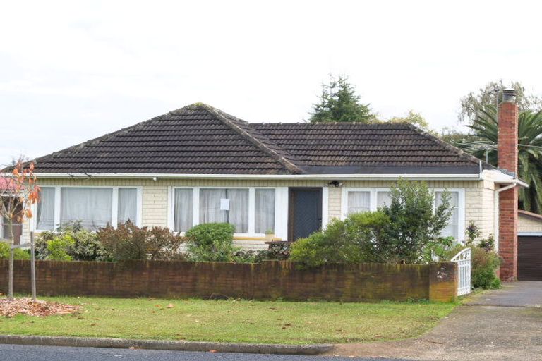 Photo of property in 23 Landon Avenue, Mangere East, Auckland, 2024