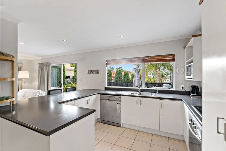 Photo of property in 16 Coral Court, Gulf Harbour, Whangaparaoa, 0930