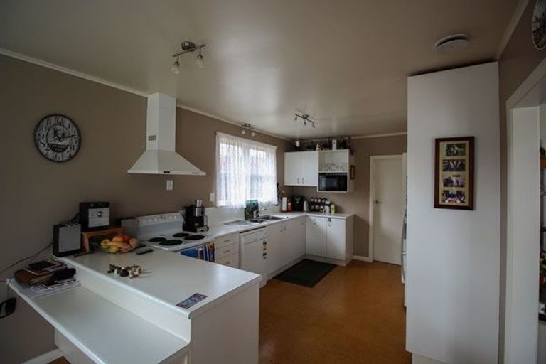 Photo of property in 46f1- Thackeray Street, Trentham, Upper Hutt, 5018