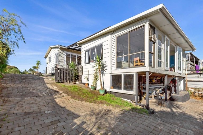 Photo of property in 3 Te Hutewai Road, Raglan, 3225