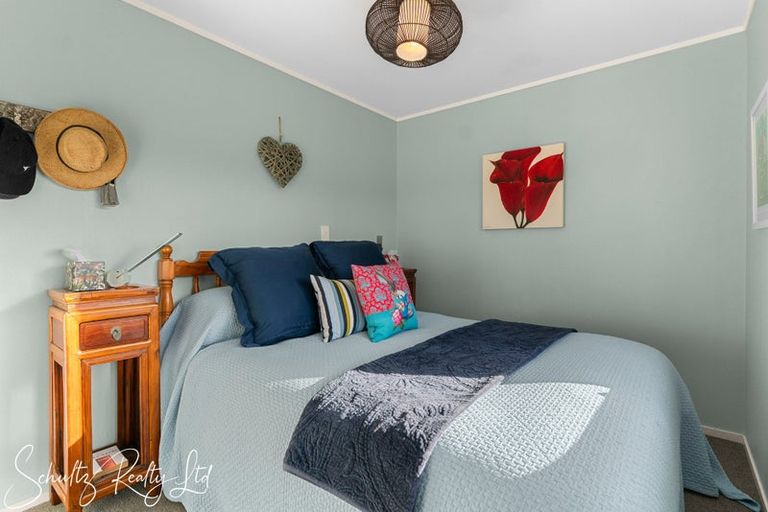 Photo of property in 23 Oxford Street, Whakapirau, 0583