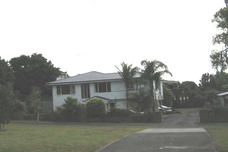Photo of property in 2/264 East Coast Road, Forrest Hill, Auckland, 0620