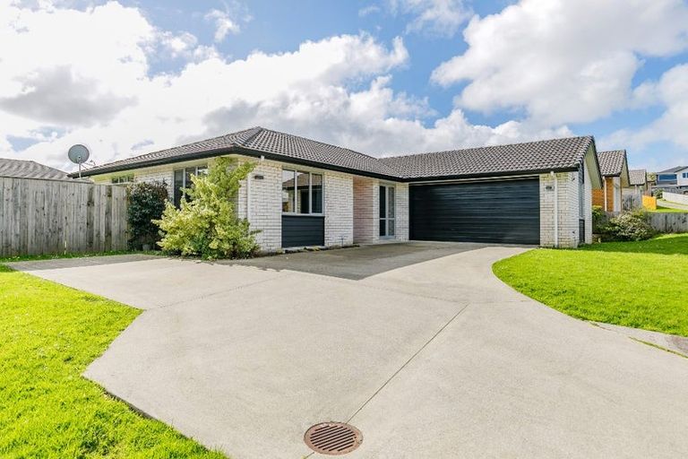 Photo of property in 15 Karika Place, Massey, Auckland, 0614