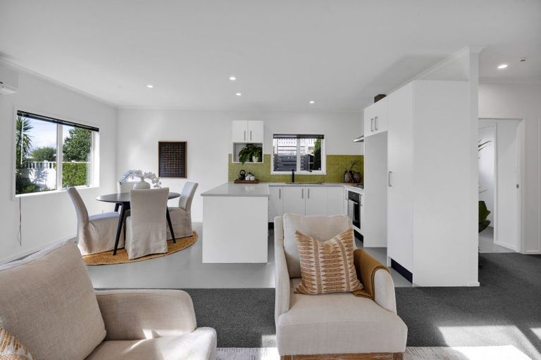 Photo of property in 308 Mangorei Road, Merrilands, New Plymouth, 4312