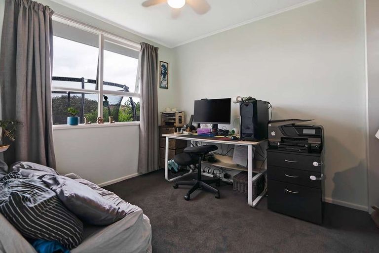 Photo of property in 32 Mervan Street, Mangere East, Auckland, 2024