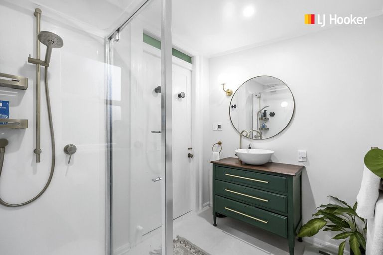 Photo of property in 10 Glen Road, Mornington, Dunedin, 9011