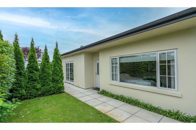 Photo of property in 35 Gresford Street, Edgeware, Christchurch, 8013