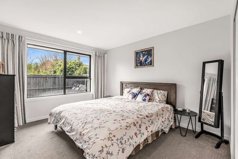 Photo of property in 2/49 Shannon Place, Belfast, Christchurch, 8051