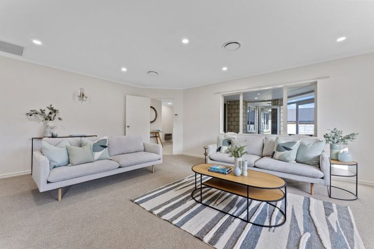 Photo of property in 6 Daniel Place, Kelvin Grove, Palmerston North, 4414