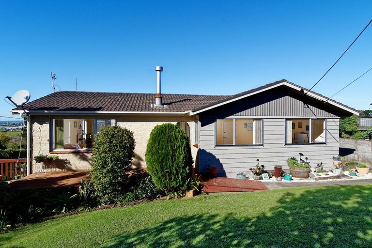 Photo of property in 28a Waimumu Road, Massey, Auckland, 0614