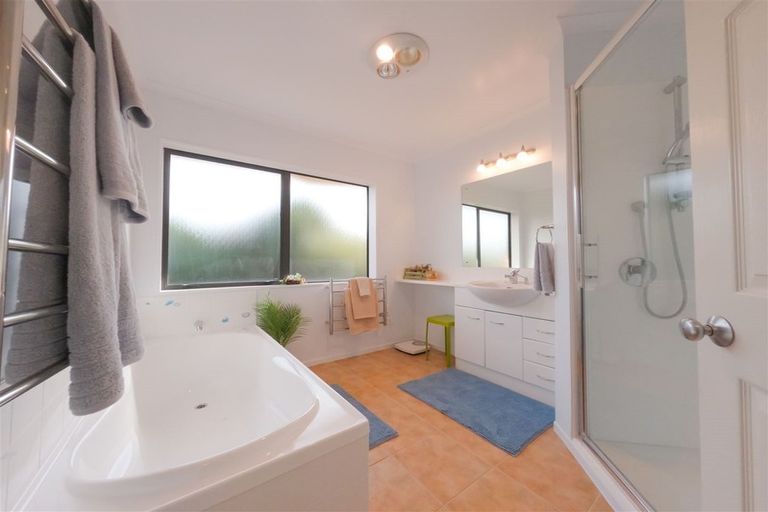 Photo of property in 8 Oribi Place, Whitianga, 3510