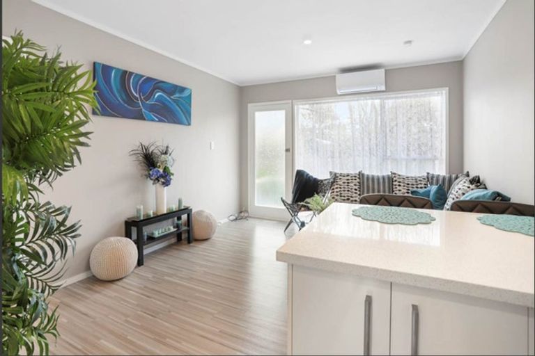 Photo of property in 12/79 Glendale Road, Glen Eden, Auckland, 0602