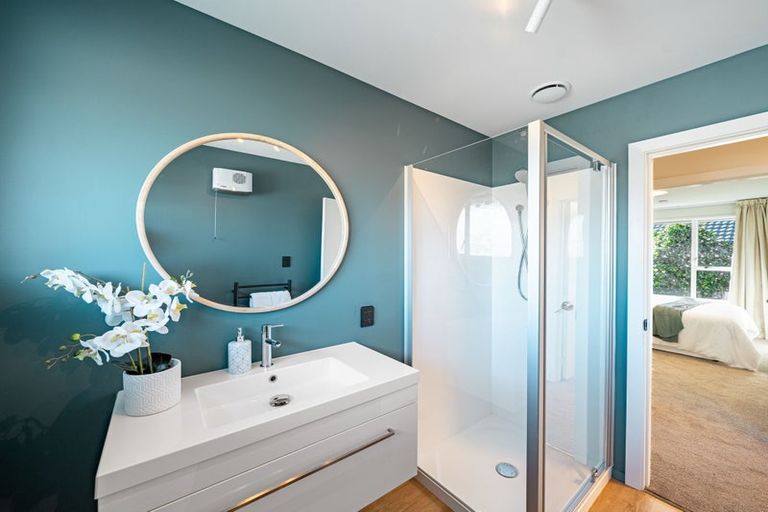 Photo of property in 18 Sawtell Place, Northcote, Christchurch, 8052