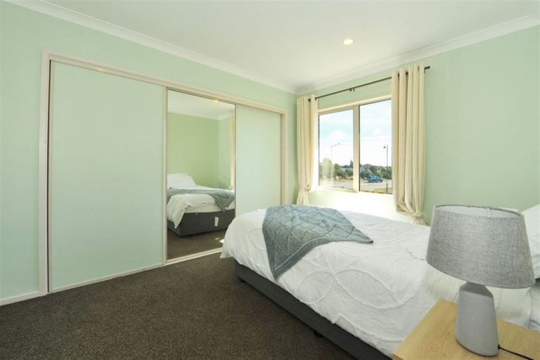Photo of property in 35 Mataroa Place, Parklands, Christchurch, 8083