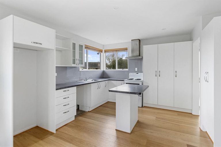 Photo of property in 52 Woodend Road, Woodend, 7610