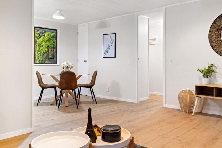 Photo of property in 1/28 Katrina Place, Massey, Auckland, 0614