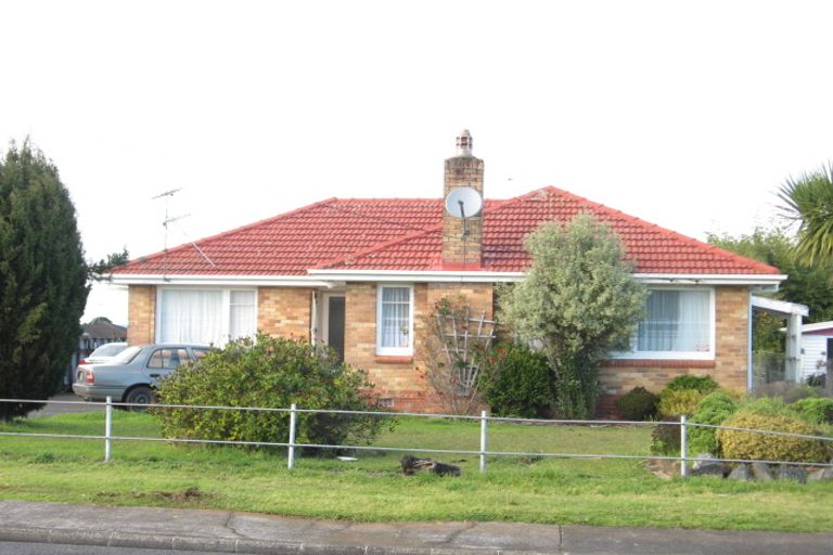 Photo of property in 20 Clayton Road, Manurewa, Auckland, 2102