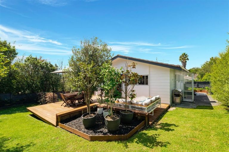 Photo of property in 2/45 Reynella Drive, Massey, Auckland, 0614