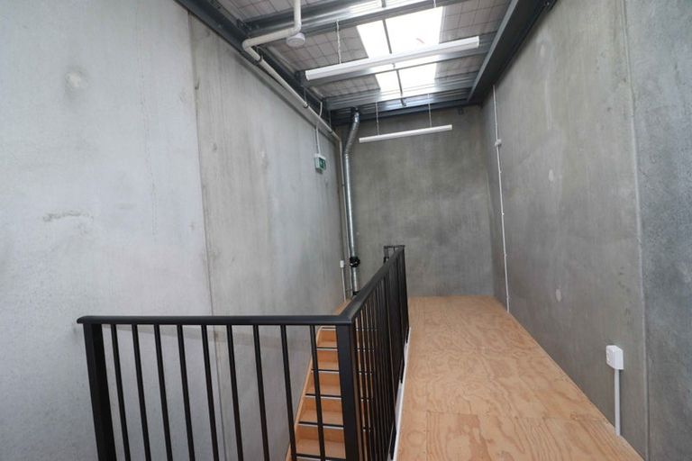 Photo of property in 14 Orawahi Road, Glenbrook, 2681